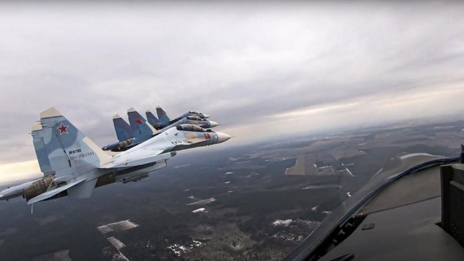 La OTAN no tendrá aviones actuando en Ucrania para evitar una "guerra total"